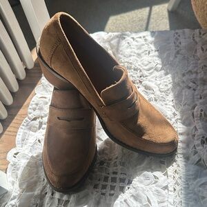 Women s Brown suede with like a cowboy boot heel